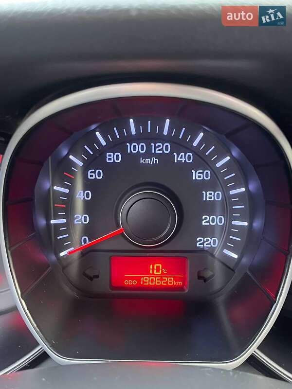 Седан Kia Rio 2012 в Полтаве