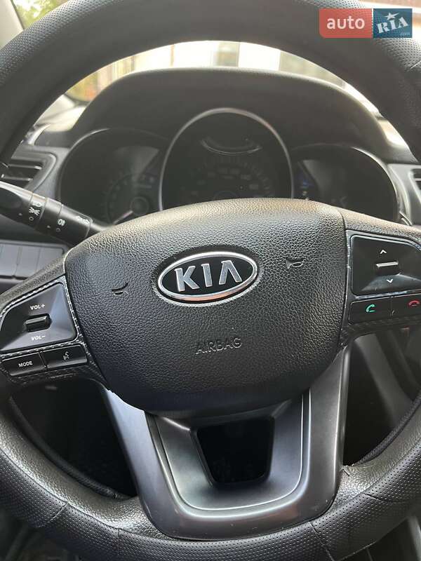 Седан Kia Rio 2012 в Полтаве