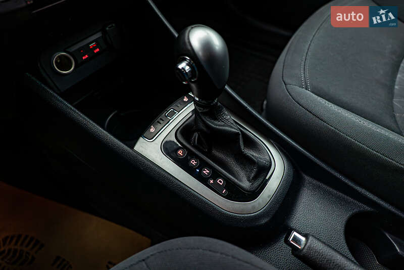 Седан Kia Rio 2016 в Киеве фото 17 Седан Kia Rio 2016 в Киеве