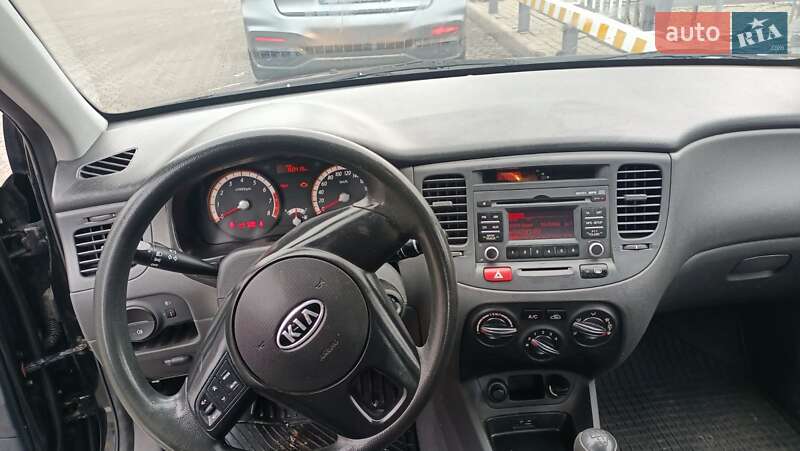Седан Kia Rio 2010 в Киеве фото 7 Седан Kia Rio 2010 в Киеве