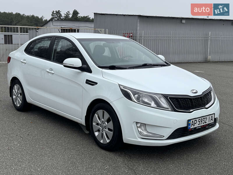 Седан Kia Rio 2014 в Киеве фото 5 Седан Kia Rio 2014 в Киеве
