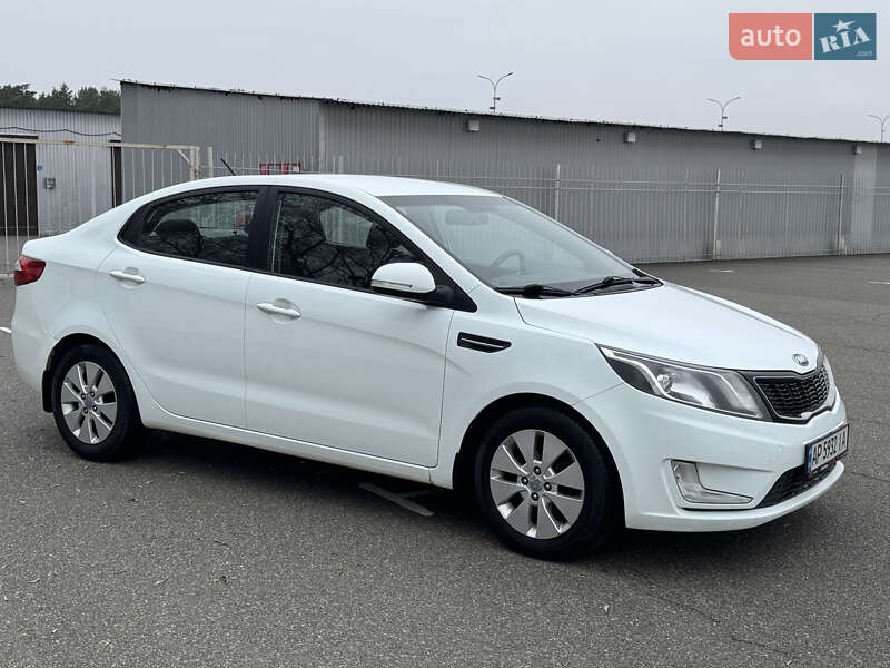 Седан Kia Rio 2014 в Киеве фото 14 Седан Kia Rio 2014 в Киеве