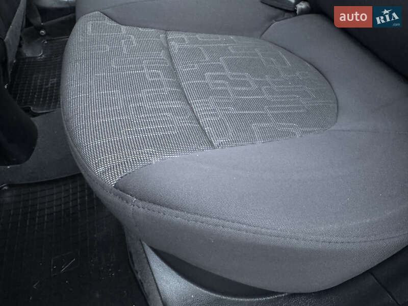 Седан Kia Rio 2014 в Киеве фото 29 Седан Kia Rio 2014 в Киеве