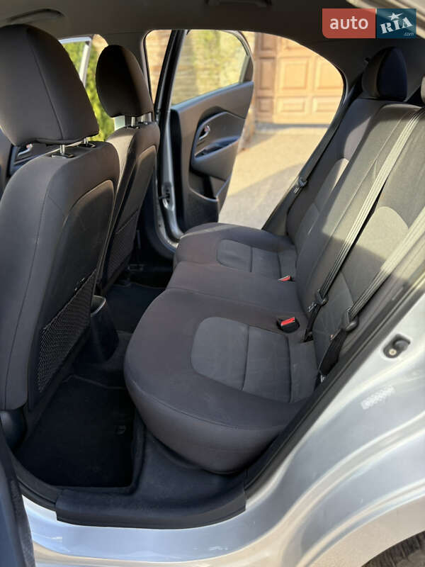 Хетчбек Kia Rio 2012 в Києві