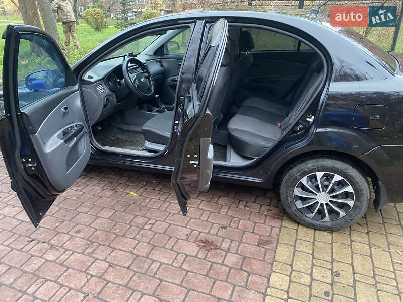 Седан Kia Rio 2011 в Киеве