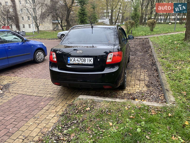 Седан Kia Rio 2011 в Киеве