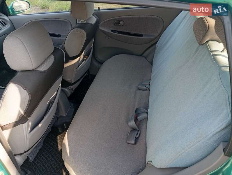 Универсал Kia Rio 2000 в Чугуеве