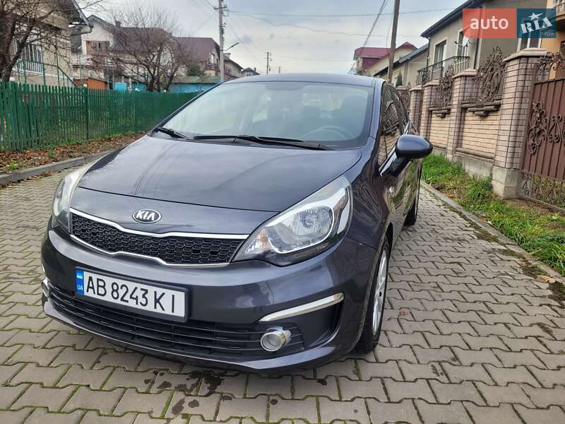 Седан Kia Rio 2016 в Ивано-Франковске