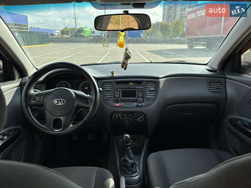 Седан Kia Rio 2011 в Сумах