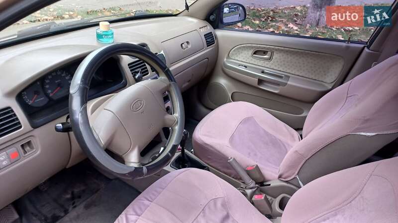 Универсал Kia Rio 2003 в Киеве фото 13 Универсал Kia Rio 2003 в Киеве