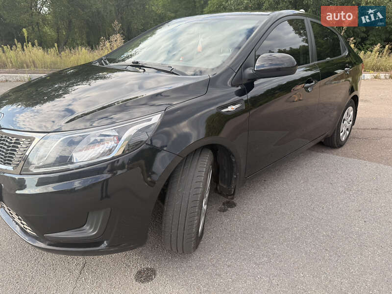 Седан Kia Rio 2012 в Кролевце