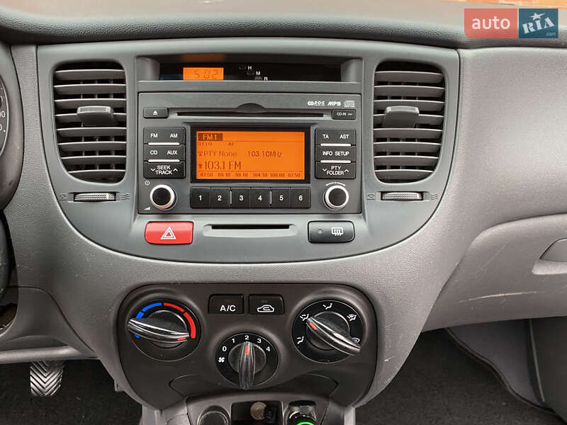 Седан Kia Rio 2008 в Киеве фото 47 Седан Kia Rio 2008 в Киеве