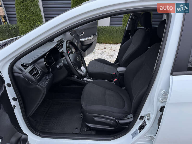 Хэтчбек Kia Rio 2012 в Одессе