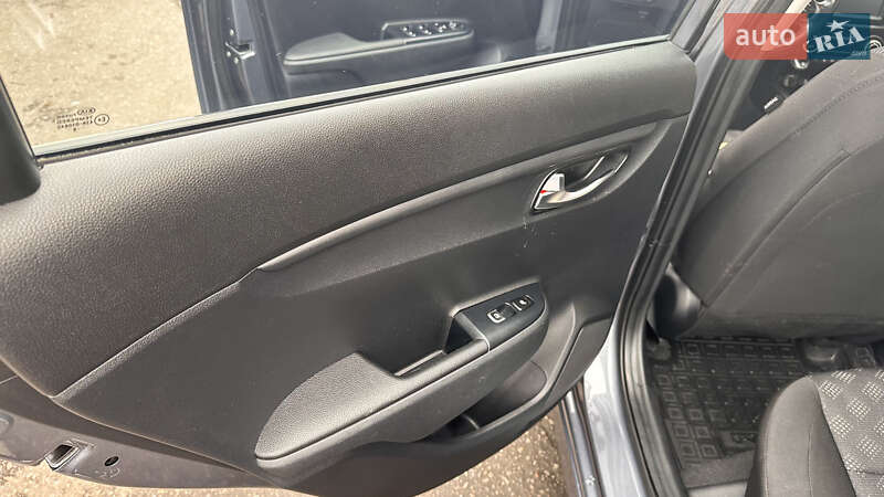 Седан Kia Rio 2018 в Киеве фото 11 Седан Kia Rio 2018 в Киеве