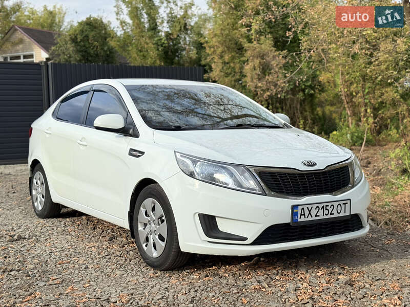 Седан Kia Rio 2013 в Харькове фото Седан Kia Rio 2013 в Харькове