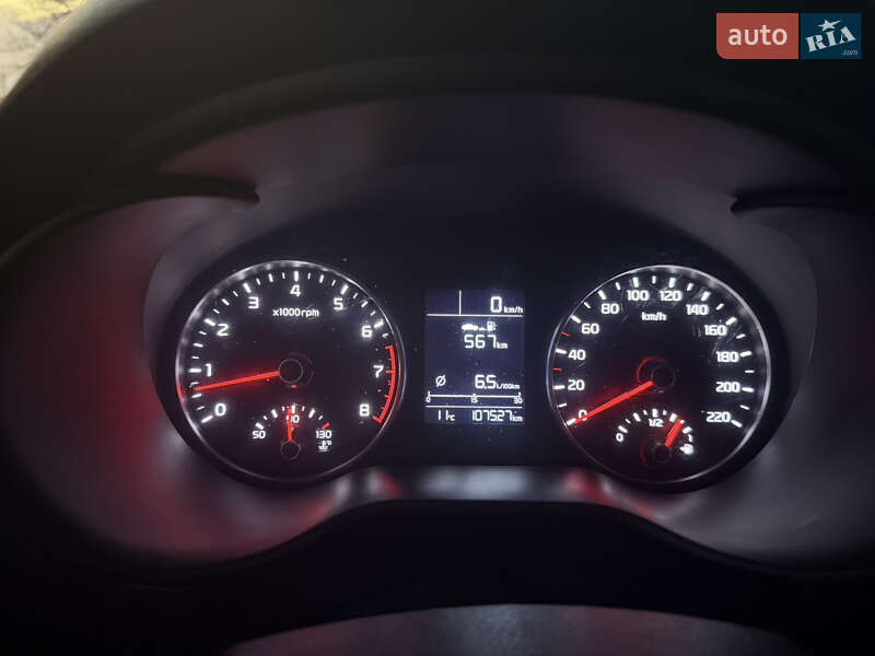 Седан Kia Rio 2018 в Киеве