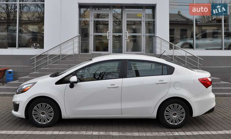 Седан Kia Rio 2017 в Одессе