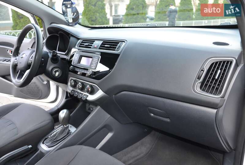 Седан Kia Rio 2017 в Одессе