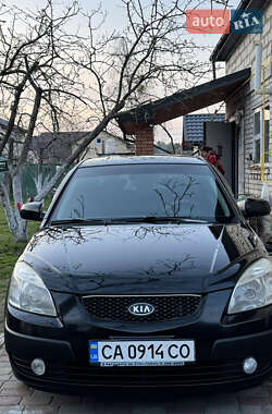 Седан Kia Rio 2008 в Старых Петровцах