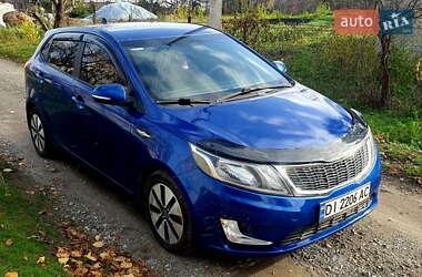 Хэтчбек Kia Rio 2012 в Каменском