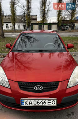 Хэтчбек Kia Rio 2008 в Киеве