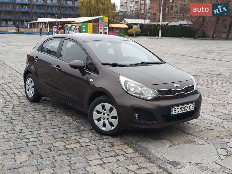 Хэтчбек Kia Rio 2012 в Кременчуге