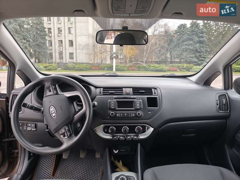 Хэтчбек Kia Rio 2012 в Кременчуге