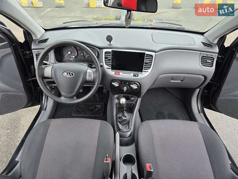 Хэтчбек Kia Rio 2007 в Киеве
