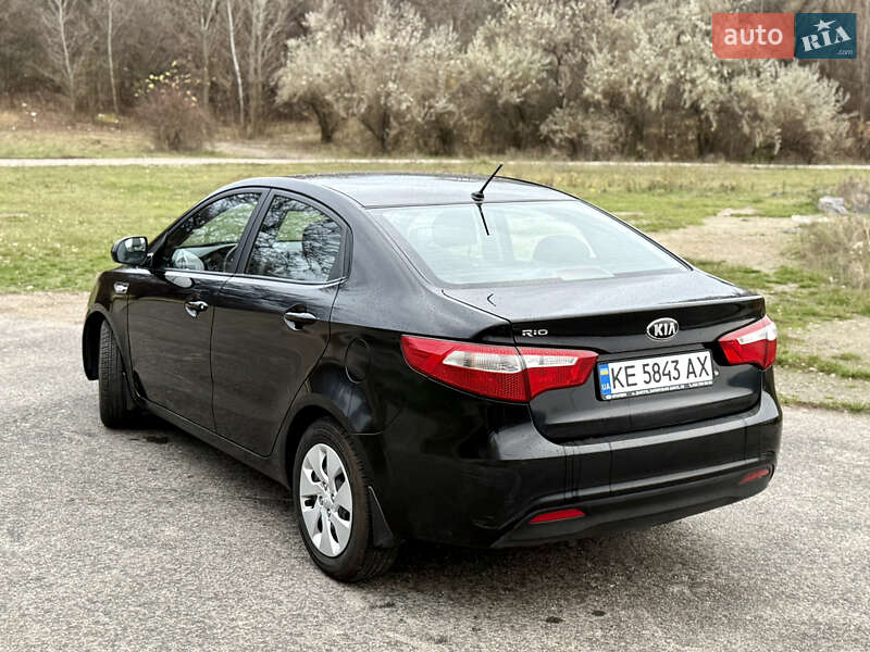 Седан Kia Rio 2013 в Днепре