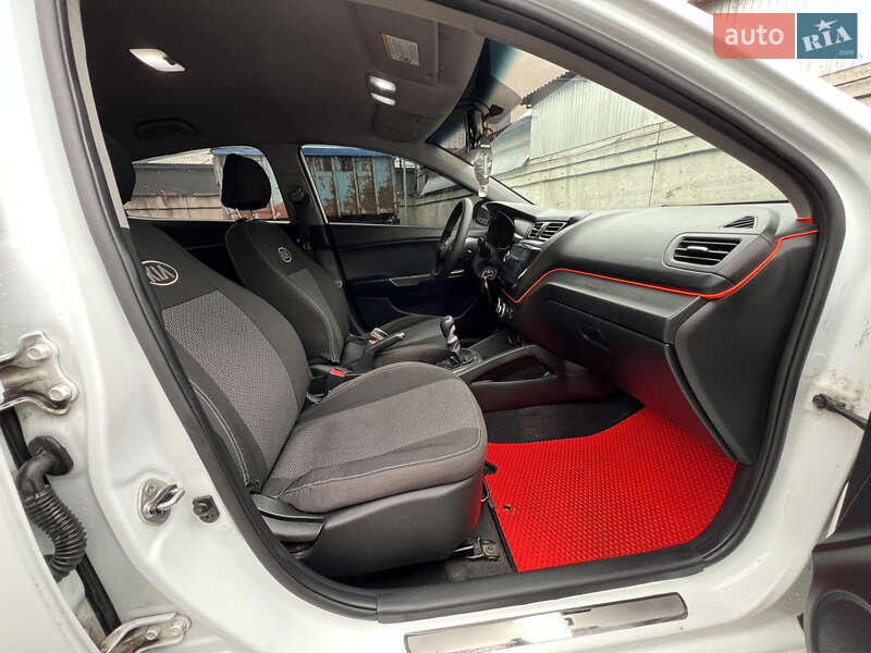 Седан Kia Rio 2013 в Києві фото 27 Седан Kia Rio 2013 в Києві