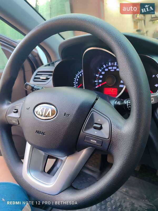 Хэтчбек Kia Rio 2012 в Кременчуге