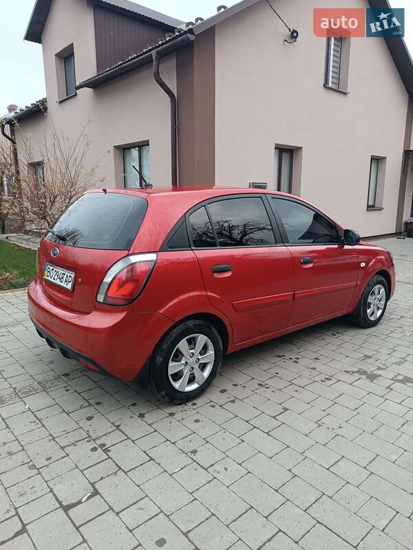 Хэтчбек Kia Rio 2010 в Хоросткове