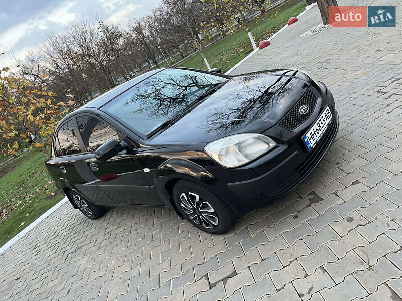 Седан Kia Rio 2006 в Измаиле