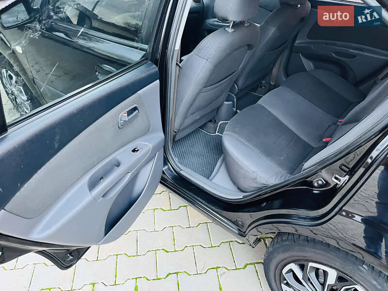 Седан Kia Rio 2006 в Измаиле