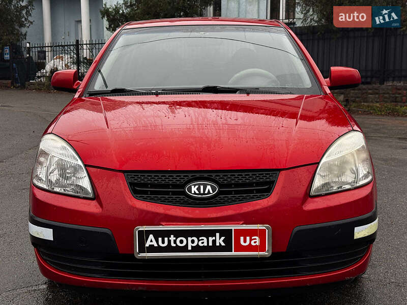Хэтчбек Kia Rio 2008 в Киеве