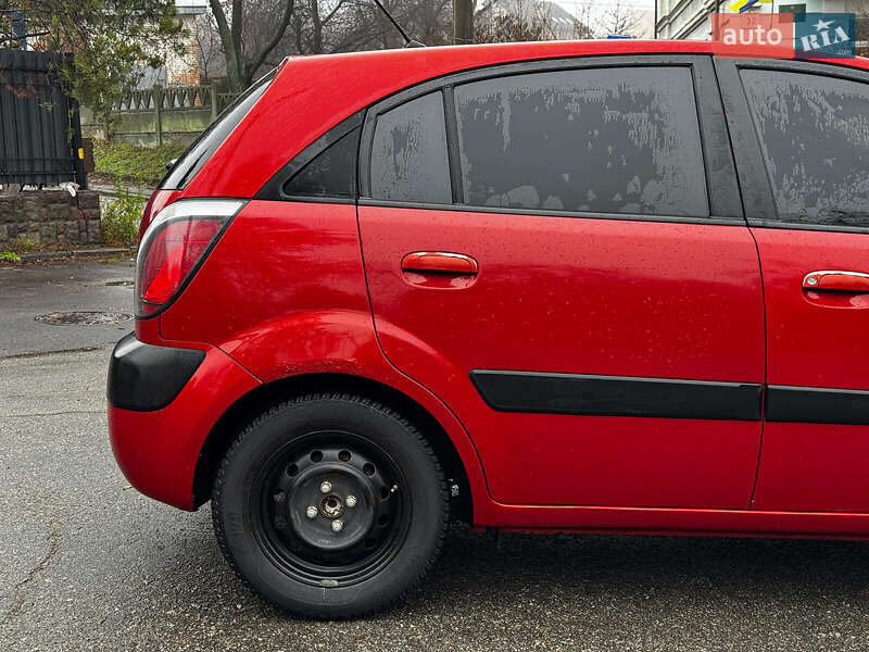 Хэтчбек Kia Rio 2008 в Киеве