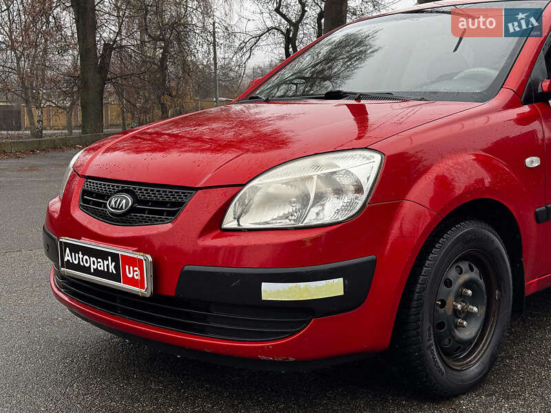 Хэтчбек Kia Rio 2008 в Киеве
