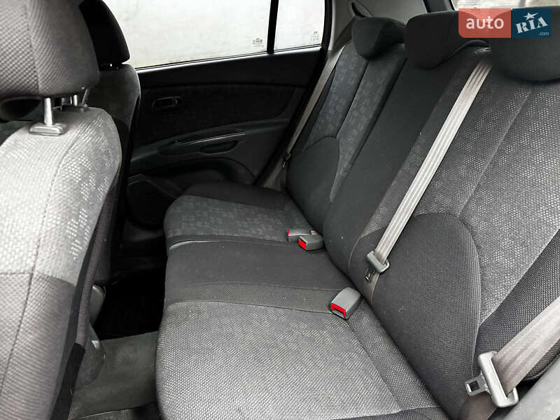 Хэтчбек Kia Rio 2008 в Киеве