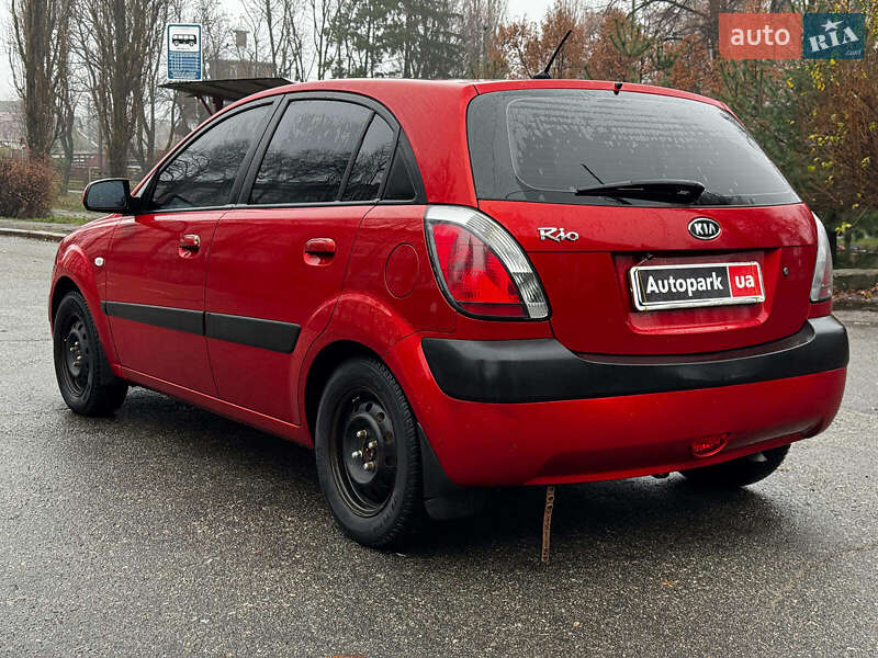 Хэтчбек Kia Rio 2008 в Киеве