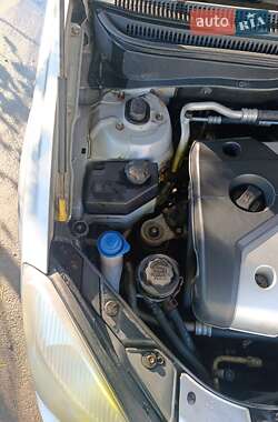Хэтчбек Kia Rio 2005 в Онуфриевке
