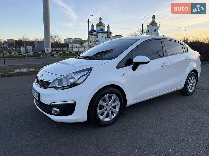 Седан Kia Rio 2016 в Кривом Роге