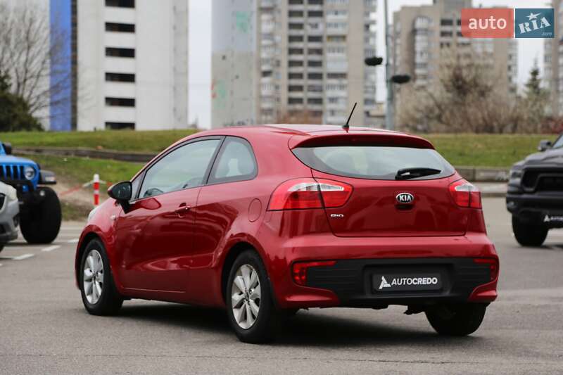 Хэтчбек Kia Rio 2016 в Киеве