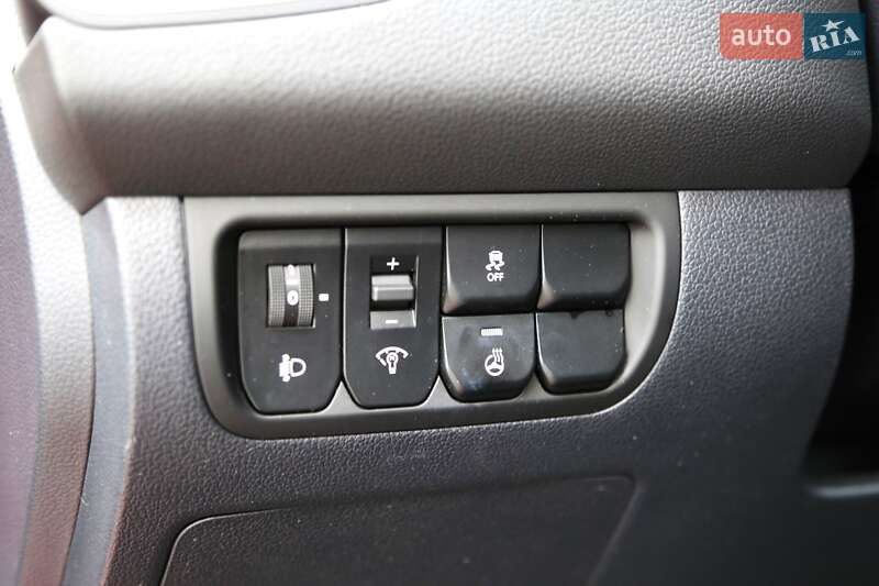 Хэтчбек Kia Rio 2016 в Киеве