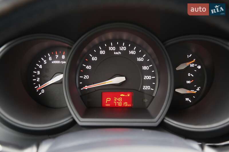 Хэтчбек Kia Rio 2016 в Киеве