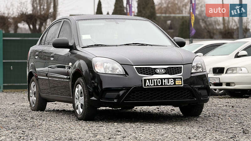 Седан Kia Rio 2011 в Бердичеве