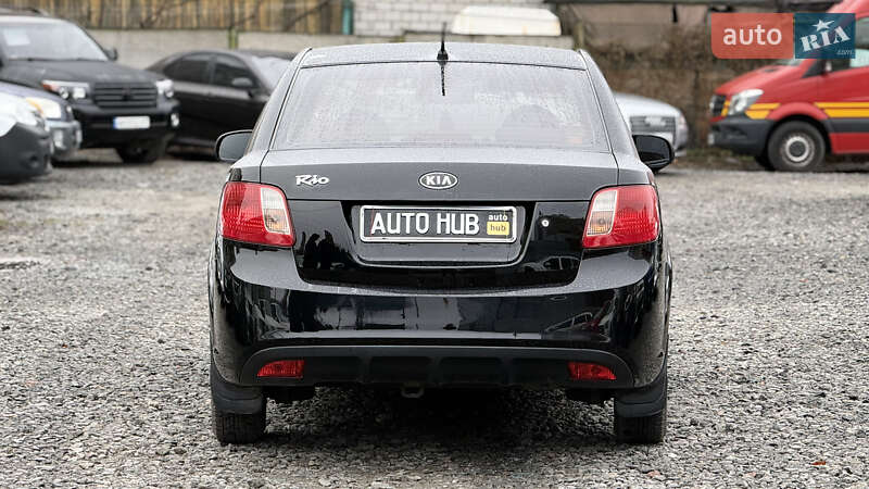 Седан Kia Rio 2011 в Бердичеве