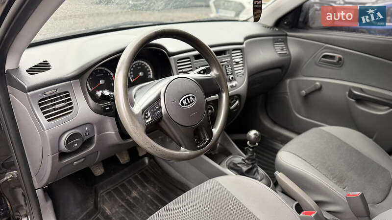 Седан Kia Rio 2011 в Бердичеве