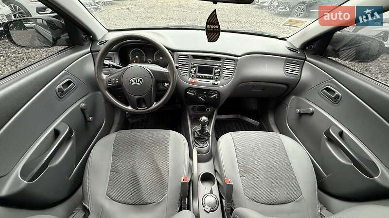 Седан Kia Rio 2011 в Бердичеве