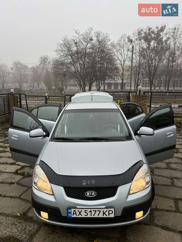 Седан Kia Rio 2007 в Харькове