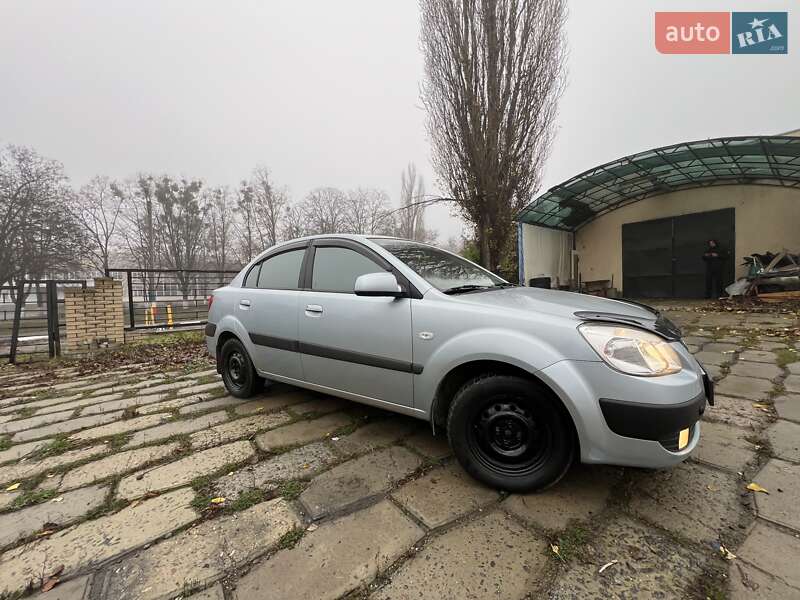 Седан Kia Rio 2007 в Харькове